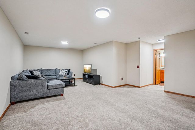 1760 209th Avenue NE, East Bethel, MN 55011