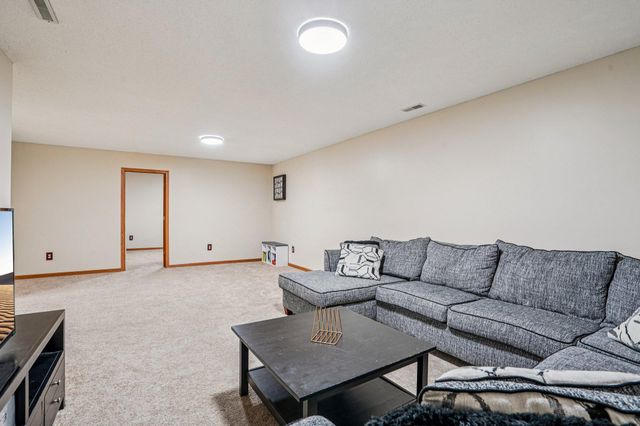 1760 209th Avenue NE, East Bethel, MN 55011