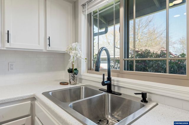 955 Wildflower St NE, Salem, OR 97301