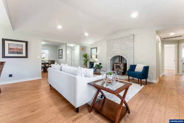 955 Wildflower St NE, Salem, OR 97301