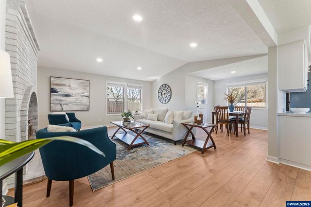 955 Wildflower St NE, Salem, OR 97301