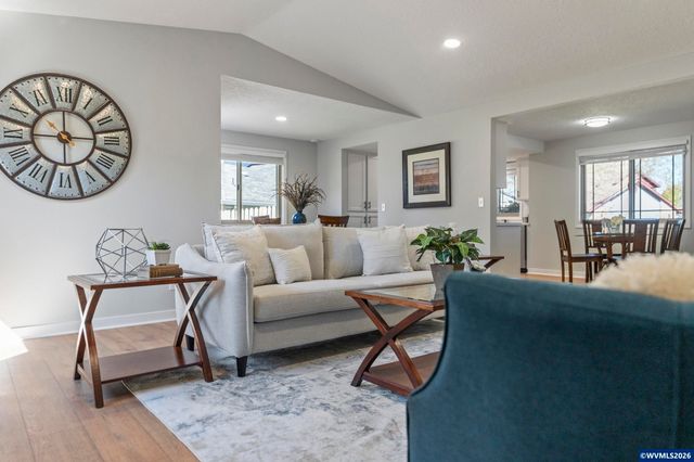 955 Wildflower St NE, Salem, OR 97301