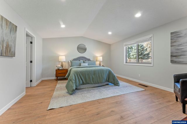 955 Wildflower St NE, Salem, OR 97301