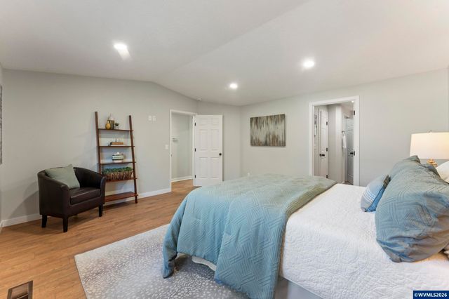 955 Wildflower St NE, Salem, OR 97301