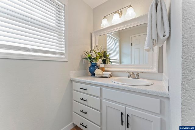 955 Wildflower St NE, Salem, OR 97301