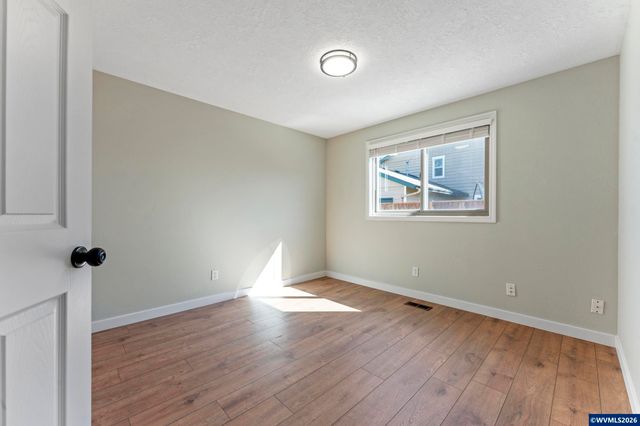 955 Wildflower St NE, Salem, OR 97301