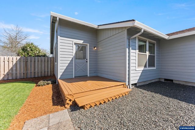 955 Wildflower St NE, Salem, OR 97301