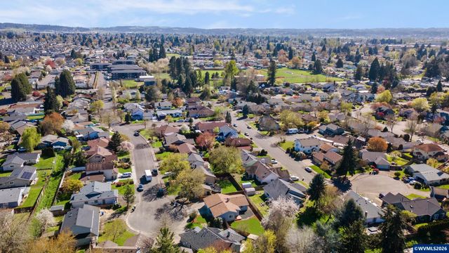 955 Wildflower St NE, Salem, OR 97301