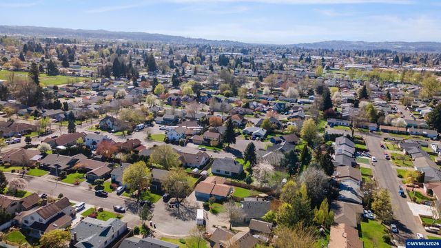 955 Wildflower St NE, Salem, OR 97301