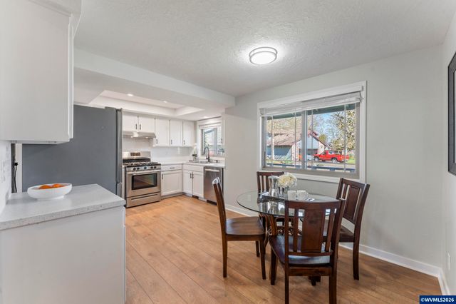 955 Wildflower St NE, Salem, OR 97301