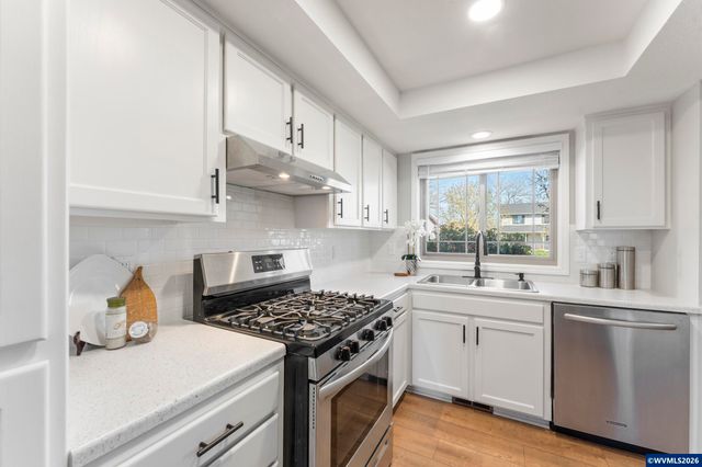 955 Wildflower St NE, Salem, OR 97301