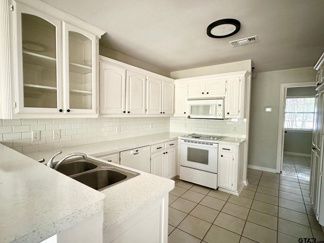 4031 Stone Brook Ln., Tyler, TX 75707