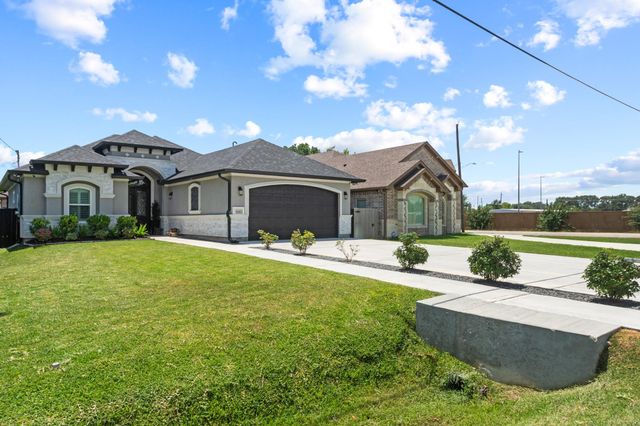 602 E Main Street, La Porte, TX 77571