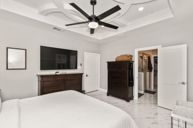 602 E Main Street, La Porte, TX 77571