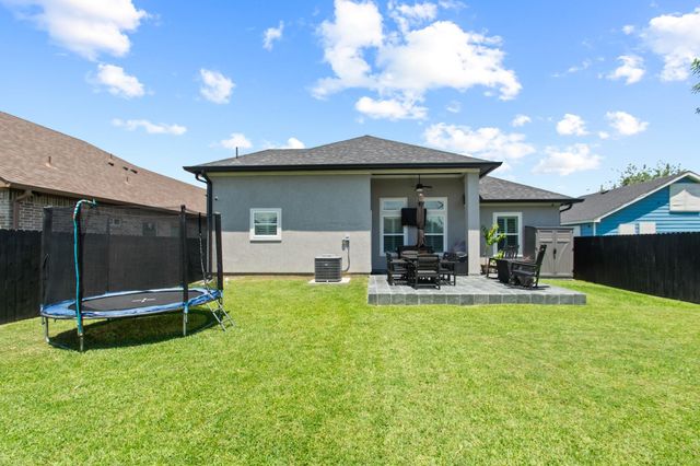 602 E Main Street, La Porte, TX 77571