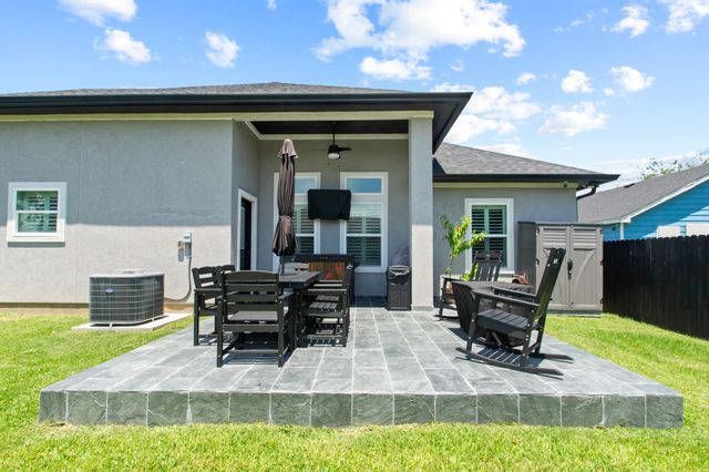 602 E Main Street, La Porte, TX 77571