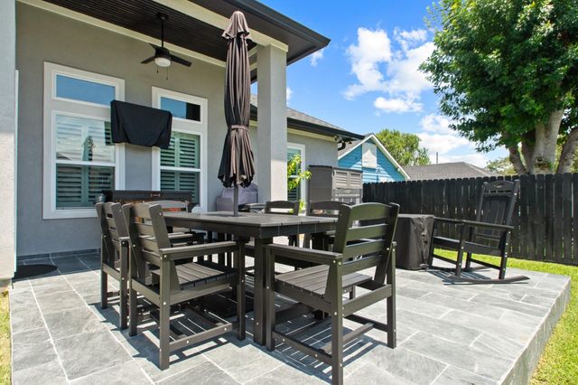 602 E Main Street, La Porte, TX 77571