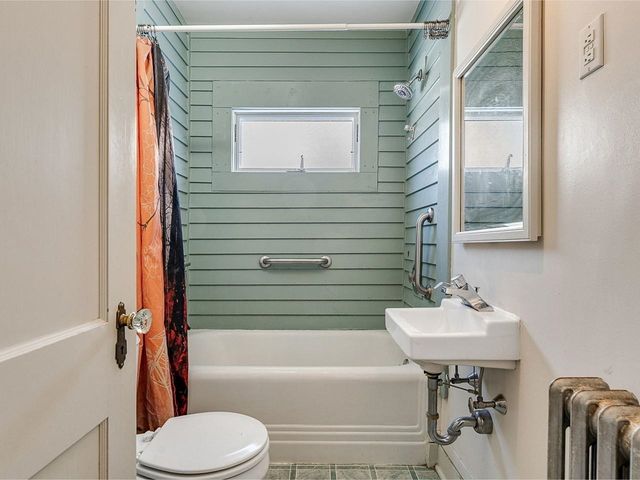 84 Charlotte Street, Burlington, VT 05401