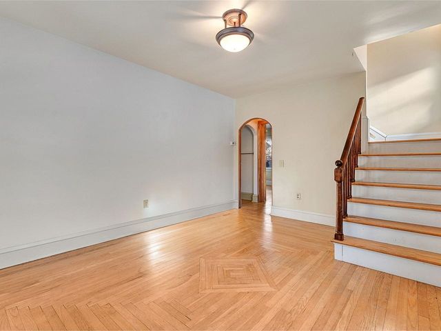 84 Charlotte Street, Burlington, VT 05401