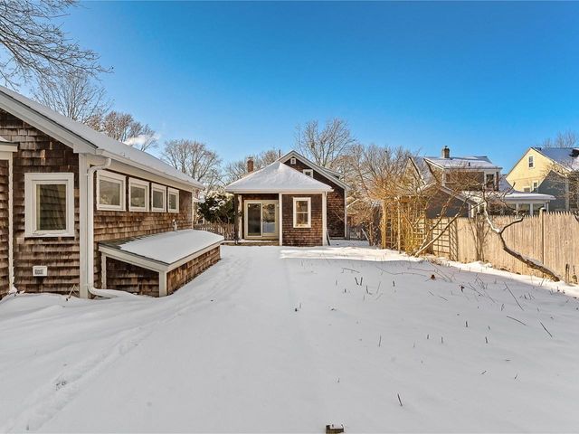 84 Charlotte Street, Burlington, VT 05401