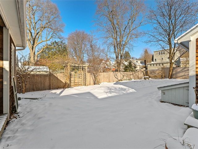 84 Charlotte Street, Burlington, VT 05401