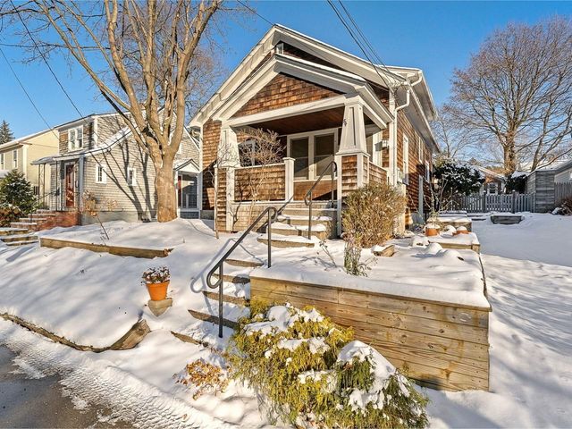 84 Charlotte Street, Burlington, VT 05401