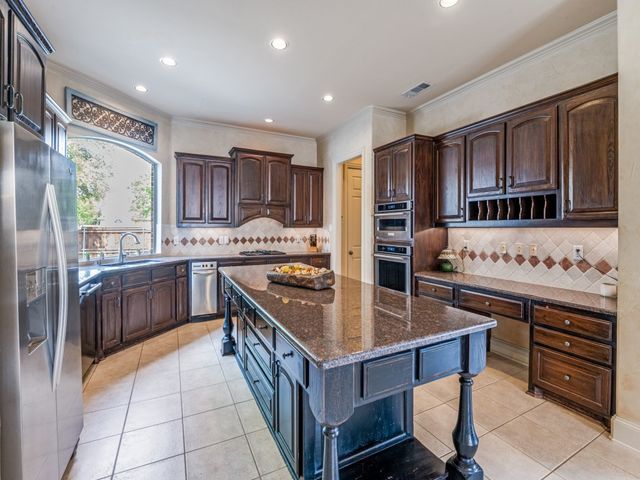 1601 Coyote Ridge, Carrollton, TX 75010