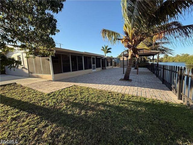141 Schneider DR, Fort Myers, FL 33905