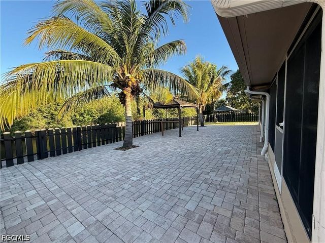 141 Schneider DR, Fort Myers, FL 33905