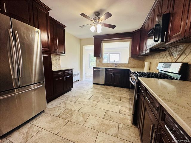 35 Lindsey Street, Yonkers, NY 10704