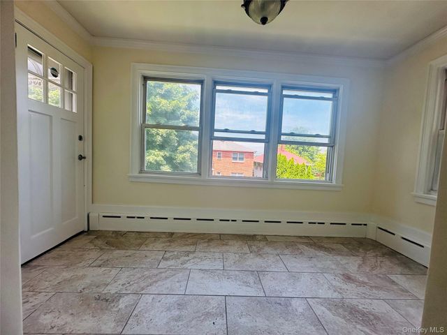 35 Lindsey Street, Yonkers, NY 10704