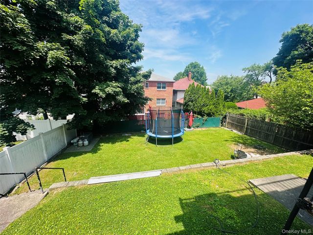 35 Lindsey Street, Yonkers, NY 10704