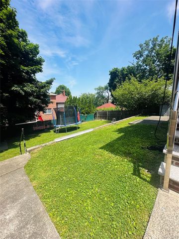 35 Lindsey Street, Yonkers, NY 10704