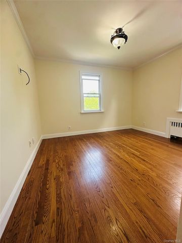 35 Lindsey Street, Yonkers, NY 10704
