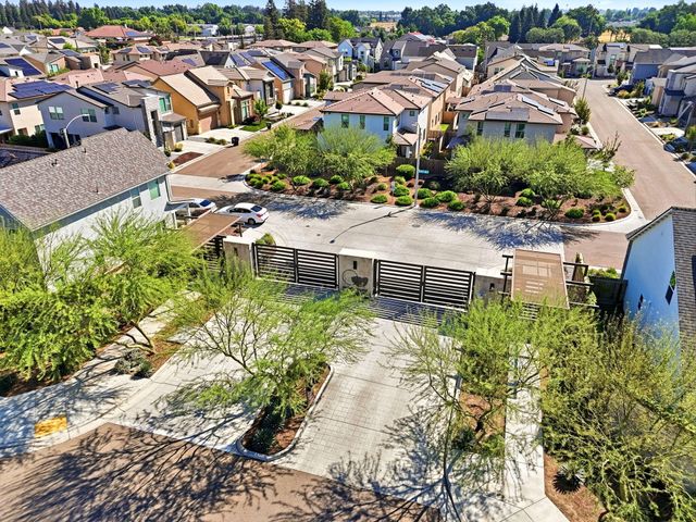 3345 W Florence Avenue, Visalia, CA 93277