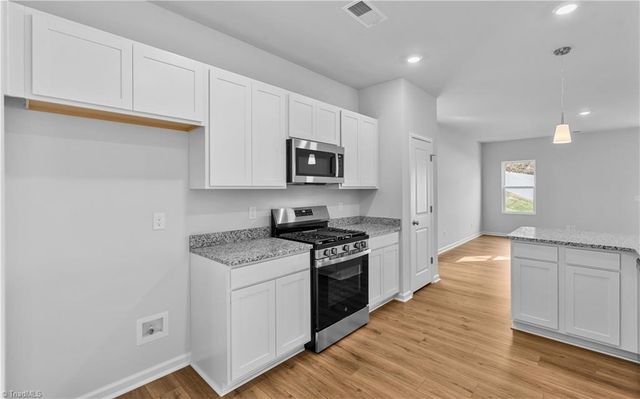 5158 Fallmeade Road, Kernersville, NC 27284