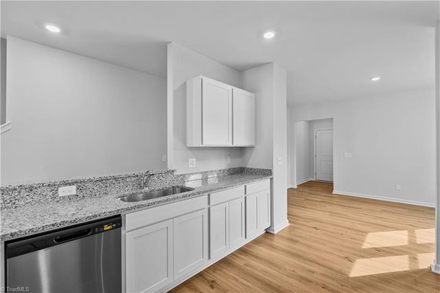 5158 Fallmeade Road, Kernersville, NC 27284