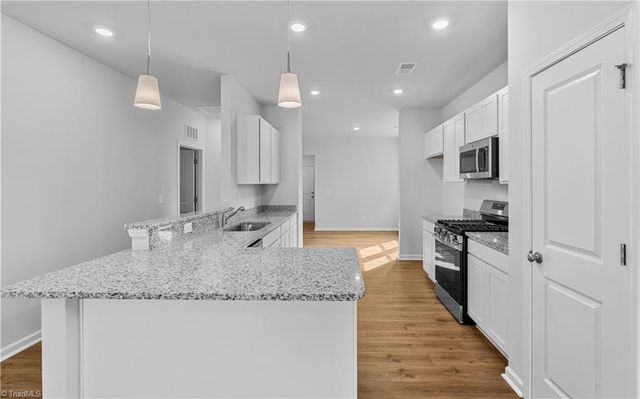 5158 Fallmeade Road, Kernersville, NC 27284