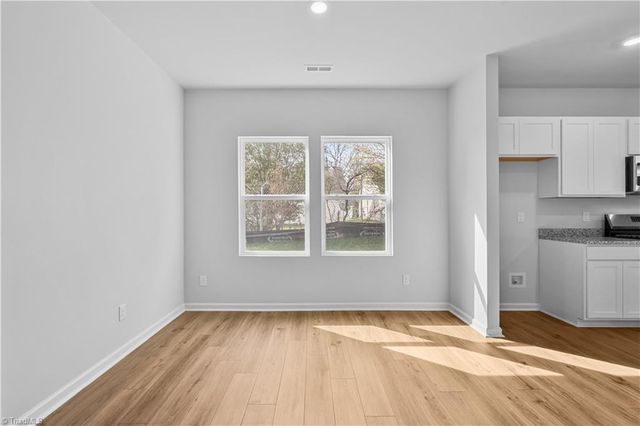 5158 Fallmeade Road, Kernersville, NC 27284