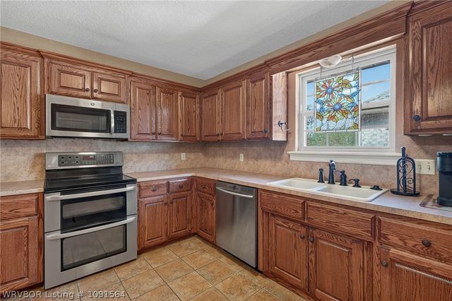 1120 Breckenridge Drive, Van Buren, AR 72956
