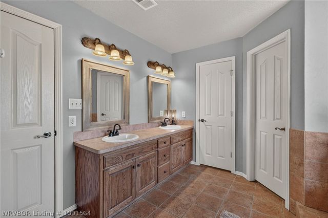 1120 Breckenridge Drive, Van Buren, AR 72956