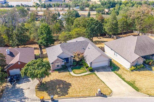 1120 Breckenridge Drive, Van Buren, AR 72956