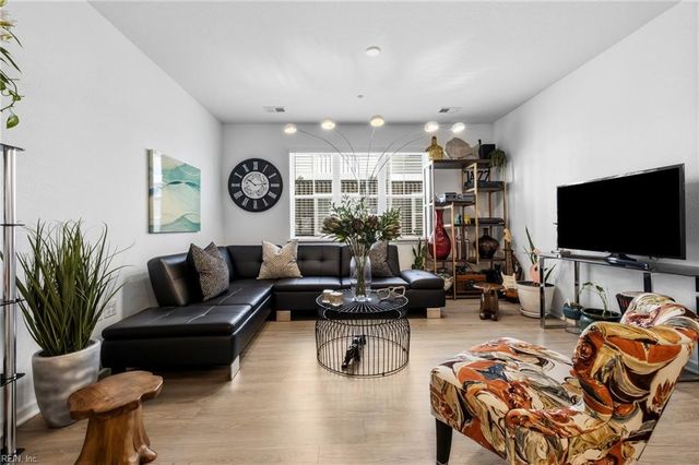 1725 Dromolin Dr 105, Virginia Beach, VA 23456