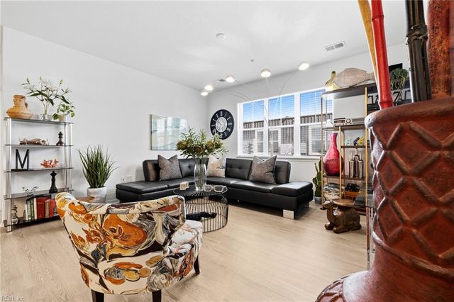 1725 Dromolin Dr 105, Virginia Beach, VA 23456