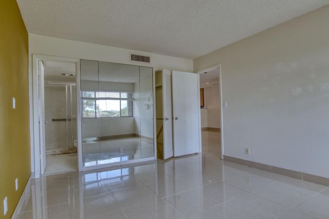 4471 Luxemburg Court 301, Lake Worth, FL 33467