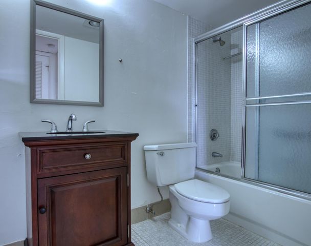 4471 Luxemburg Court 301, Lake Worth, FL 33467