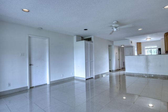 4471 Luxemburg Court 301, Lake Worth, FL 33467