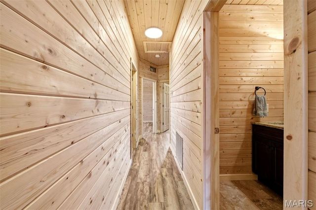 1387 Hartshorn Drive, Hermann, MO 65041