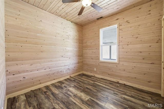 1387 Hartshorn Drive, Hermann, MO 65041