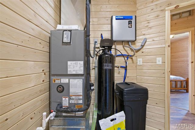 1387 Hartshorn Drive, Hermann, MO 65041